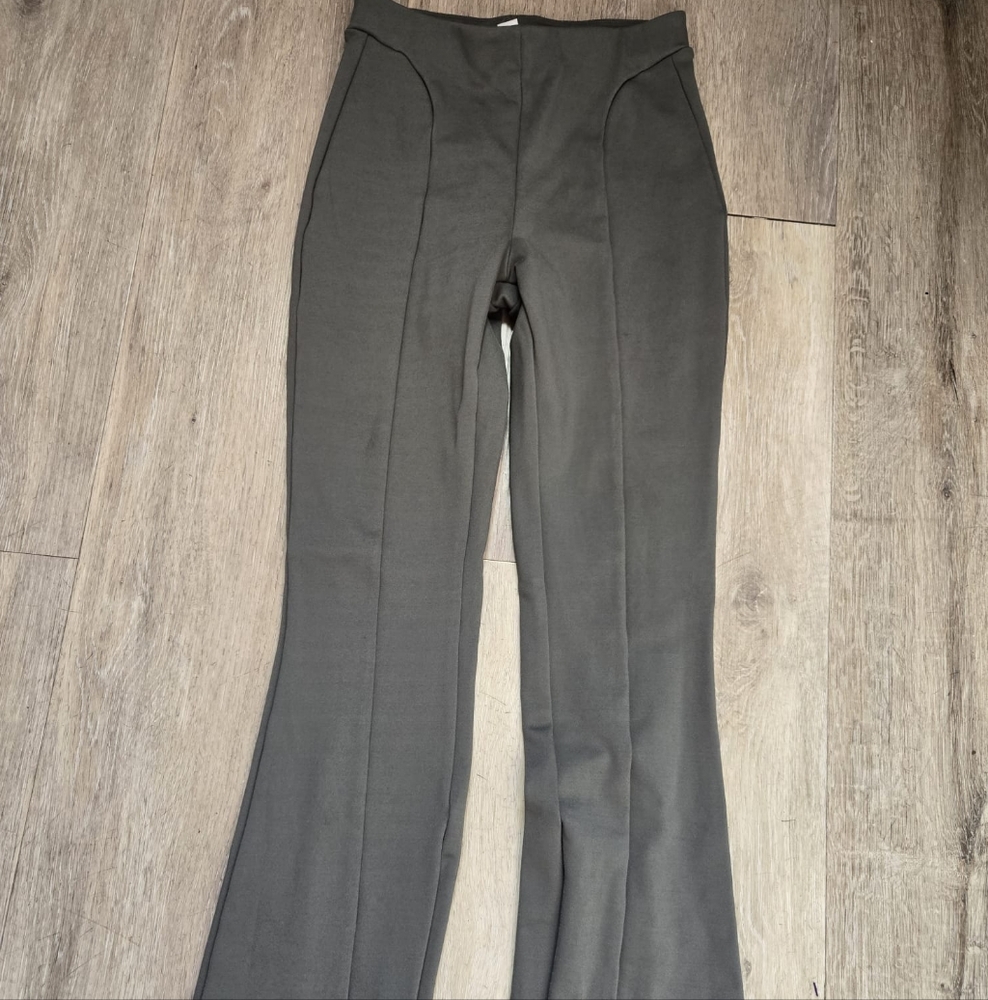 Alo Yoga Airbrush Flutter Leggings Size XSmall Green Color - Picture 3 of 6